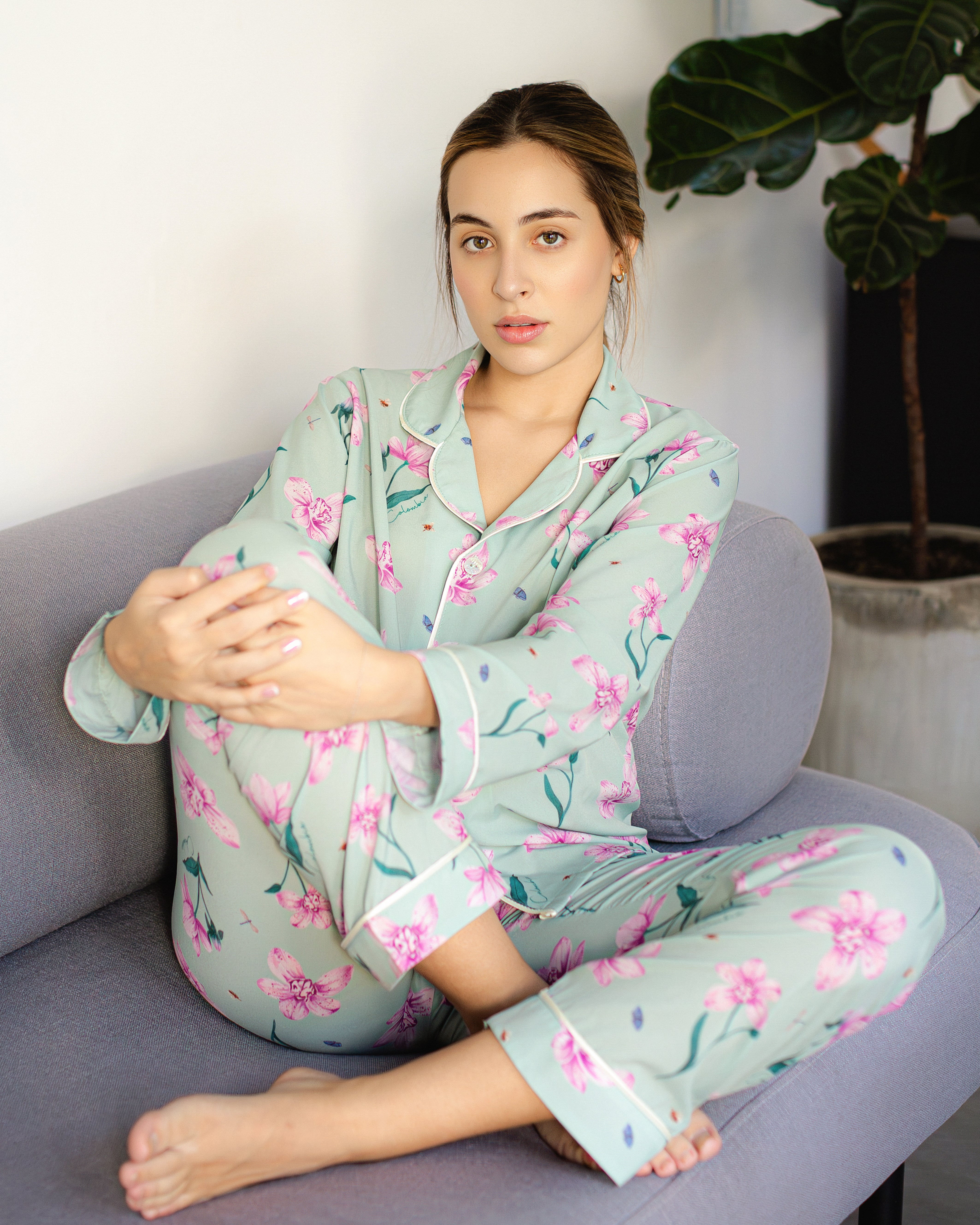 Encanto de Orquídeas-Manga Larga y Pantalón